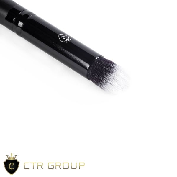 Brush for applying shadows, concealer, corrector CTR W0637